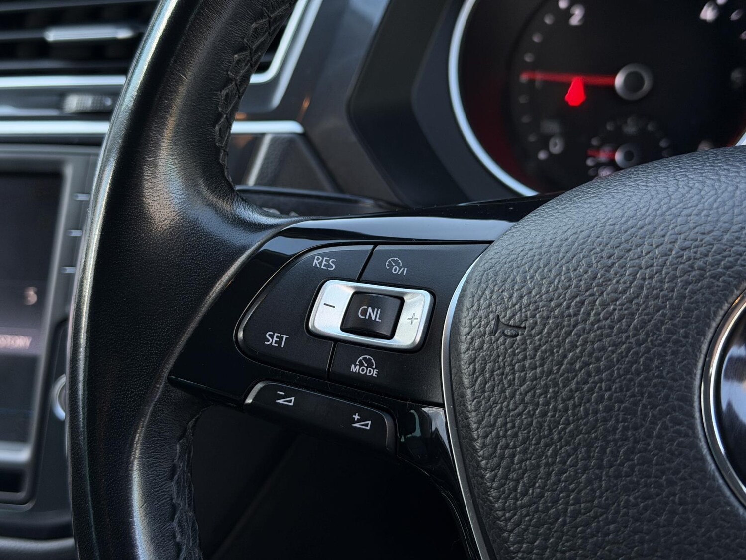 Used Volkswagen Tiguan 2017 for sale - 77101458: Photo 48