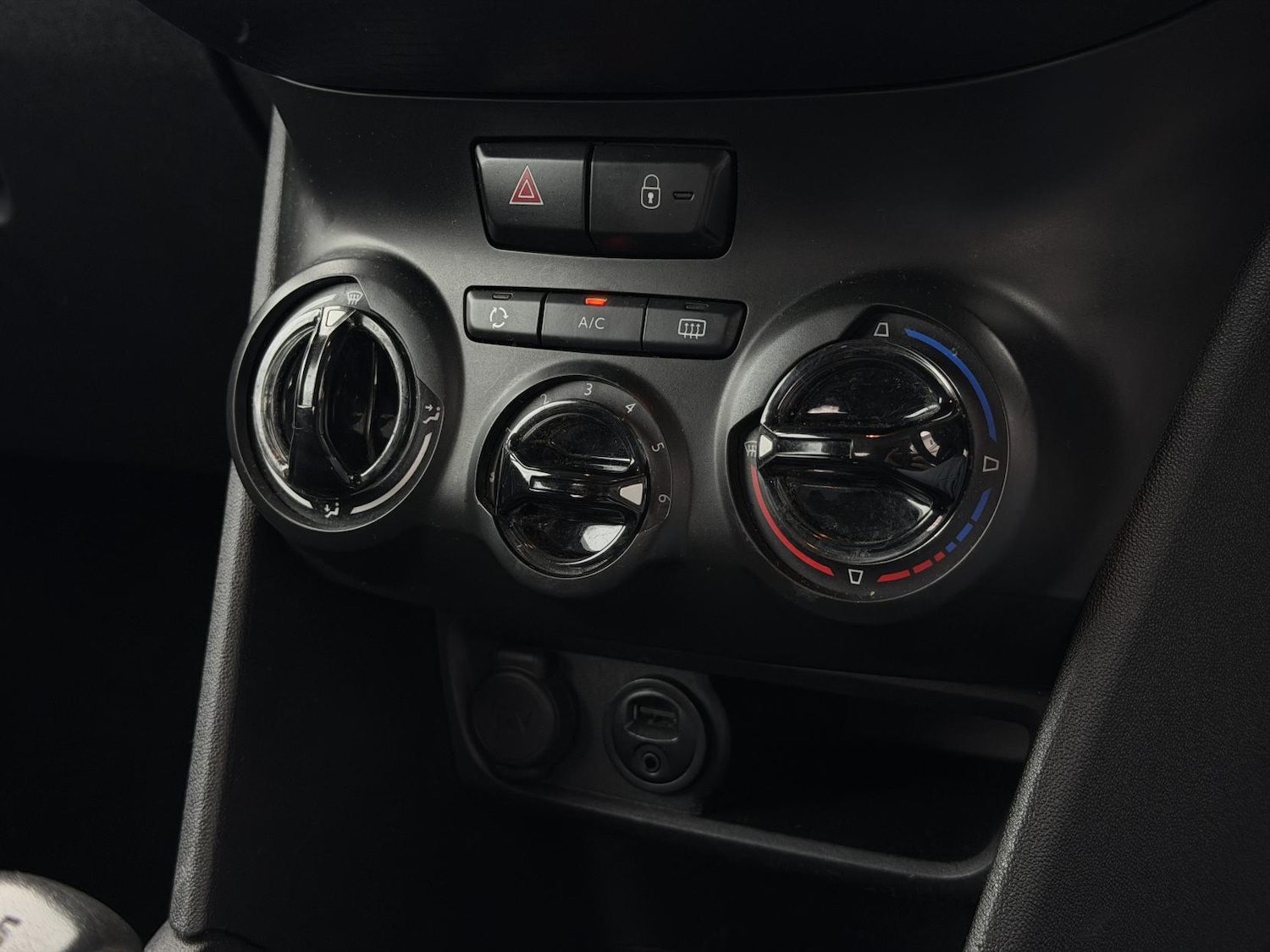 Used Peugeot 208 2017 for sale - 77020001: Photo 11