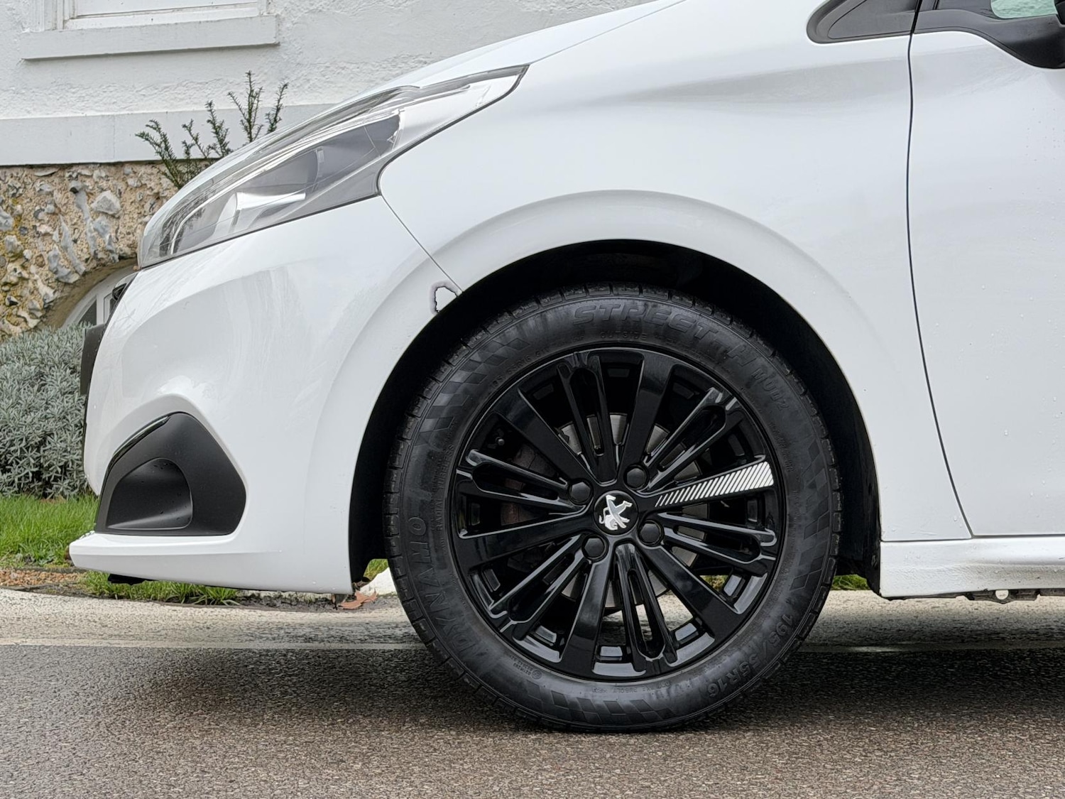 Used Peugeot 208 2017 for sale - 77020001: Photo 30