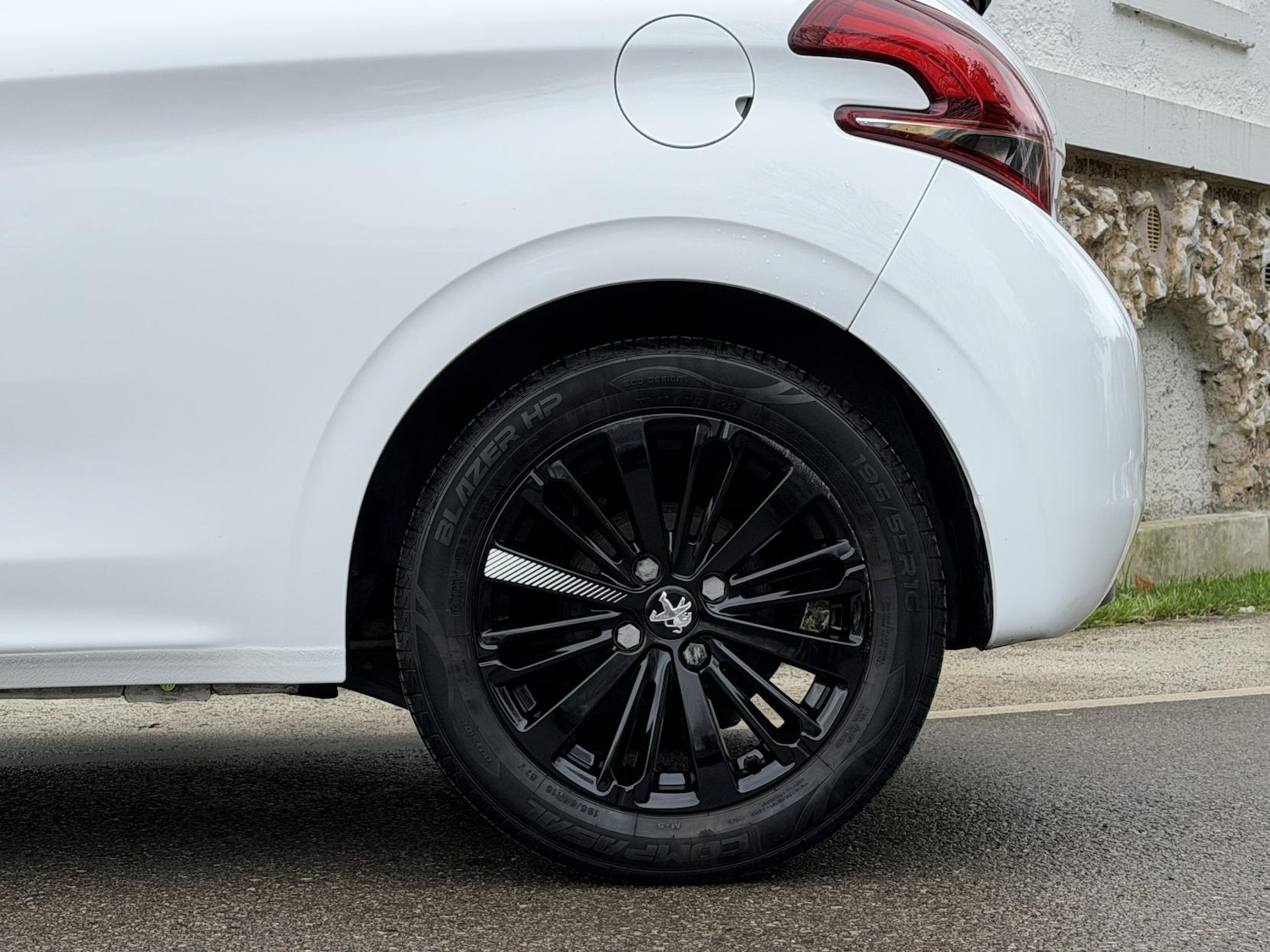 Used Peugeot 208 2017 for sale - 77020001: Photo 31