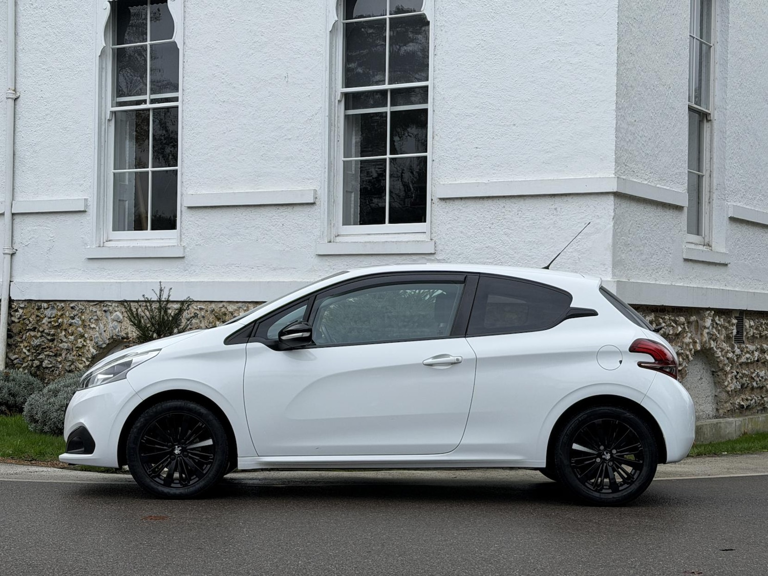 Used Peugeot 208 2017 for sale - 77020001: Photo 4