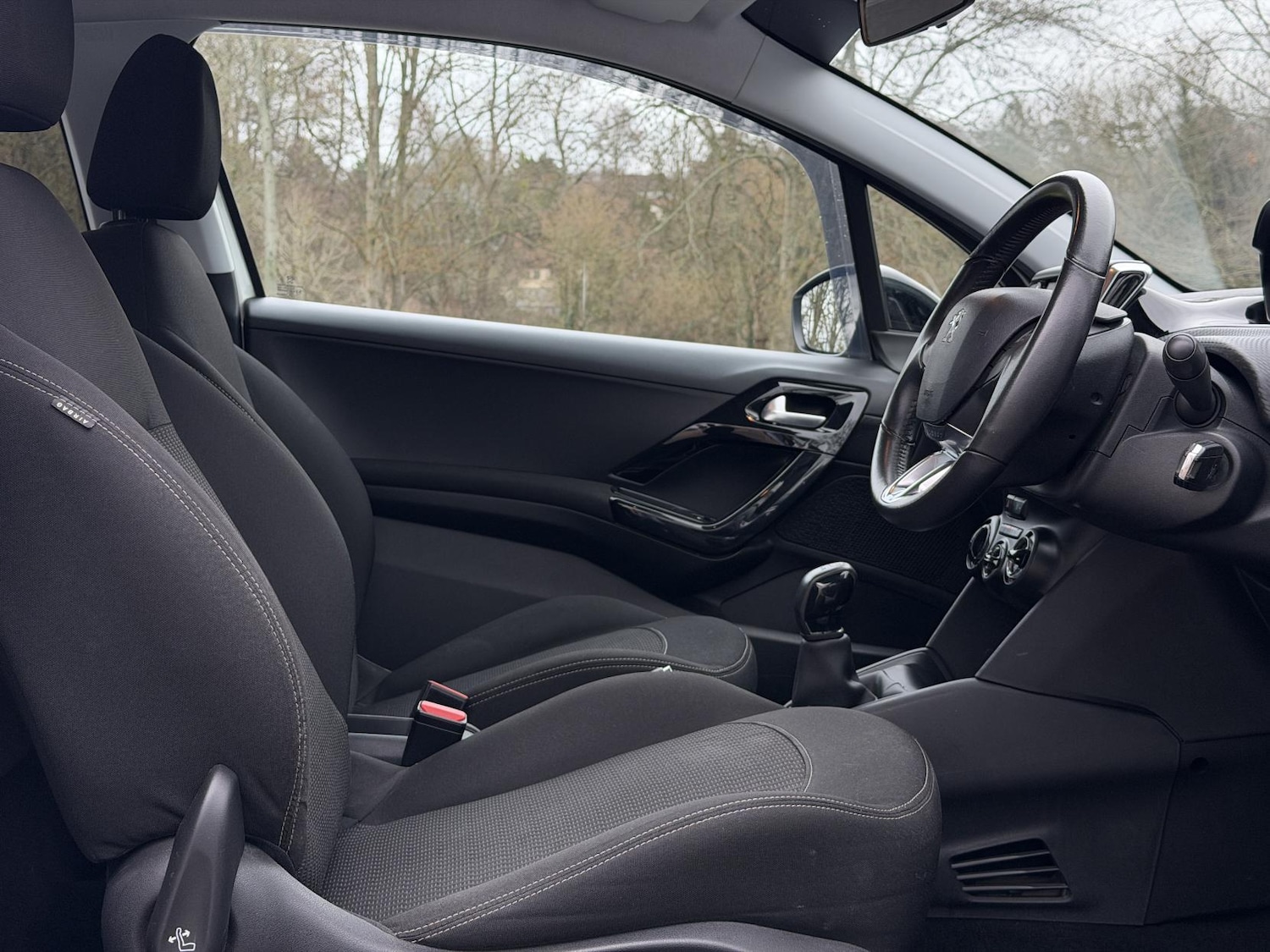 Used Peugeot 208 2017 for sale - 77020001: Photo 43