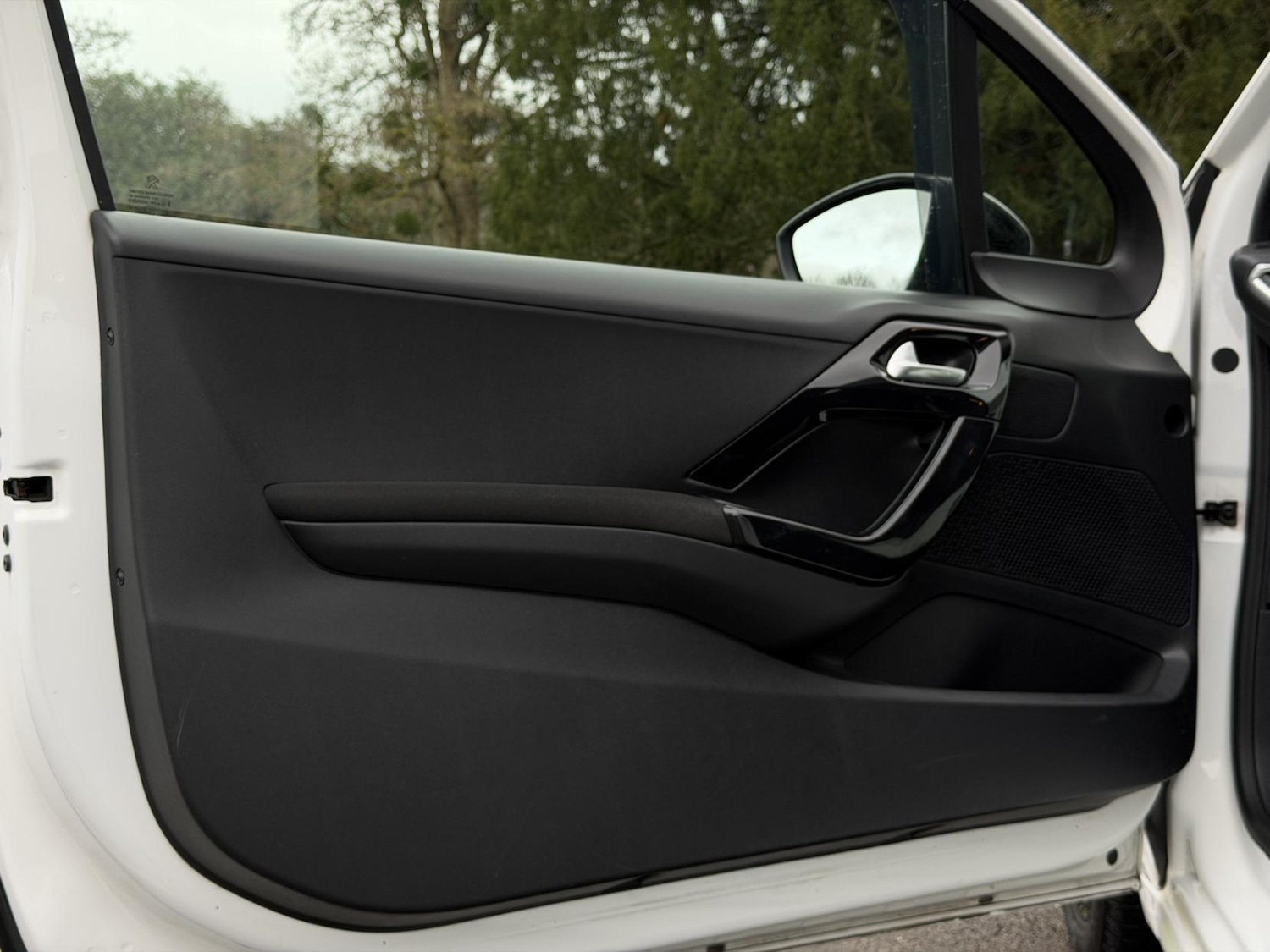 Used Peugeot 208 2017 for sale - 77020001: Photo 47