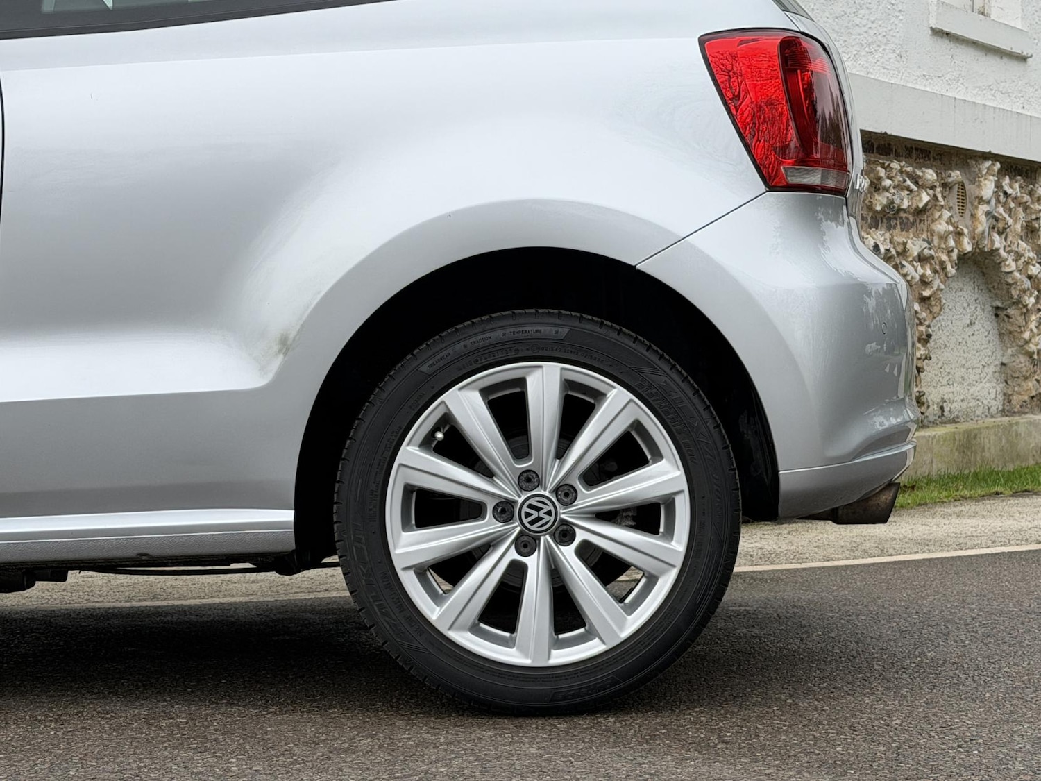 Used Volkswagen Polo 2011 for sale - 77483817: Photo 33