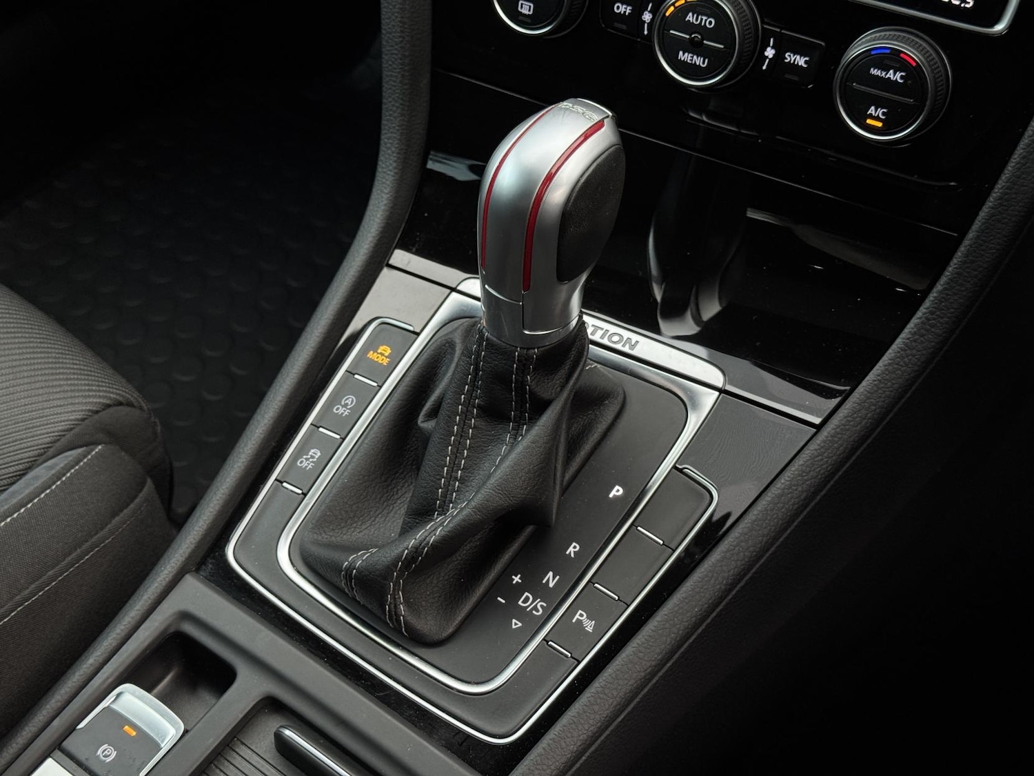 Used Volkswagen Golf 2018 for sale - 76700539: Photo 12