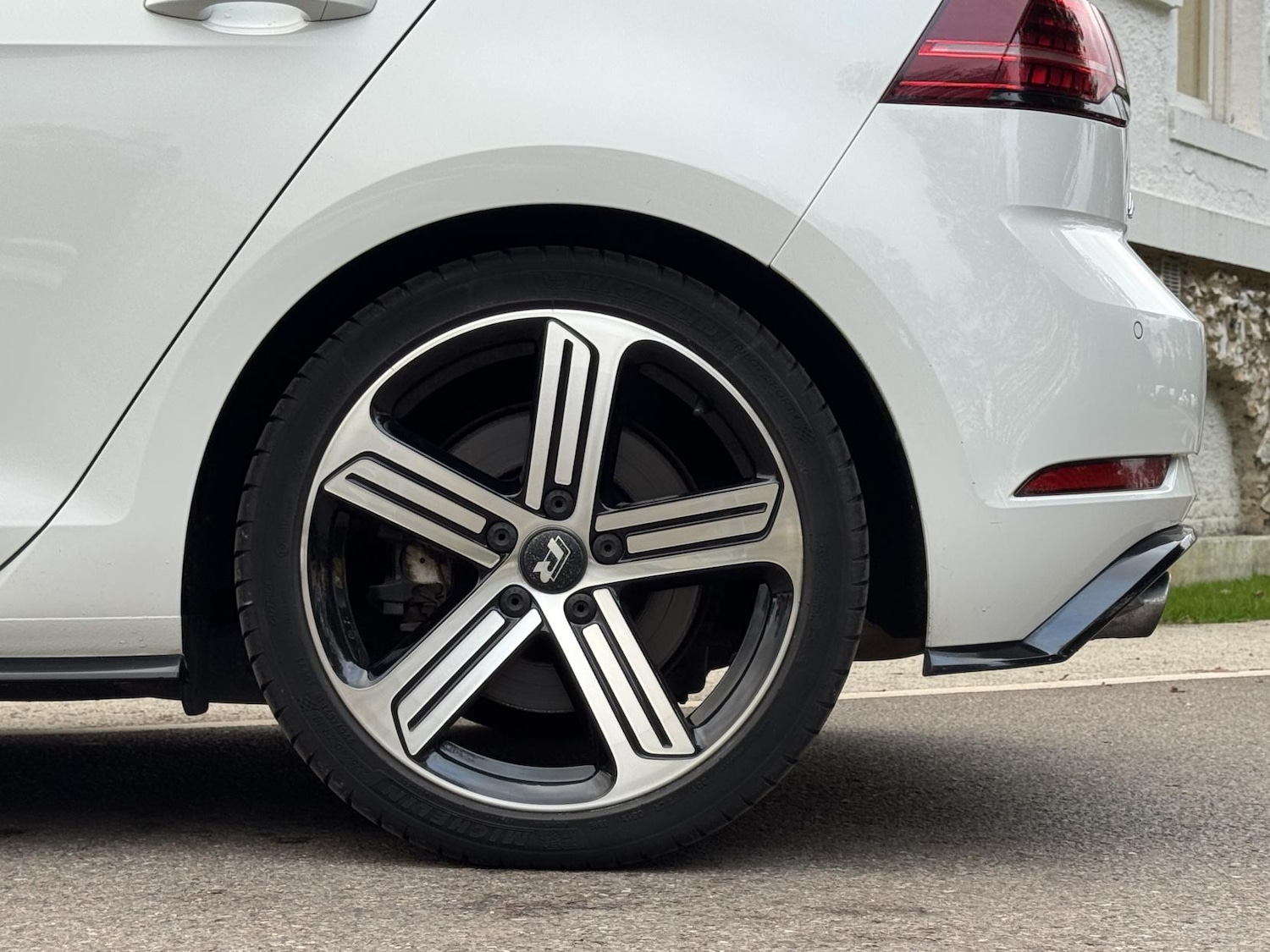 Used Volkswagen Golf 2018 for sale - 76700539: Photo 35