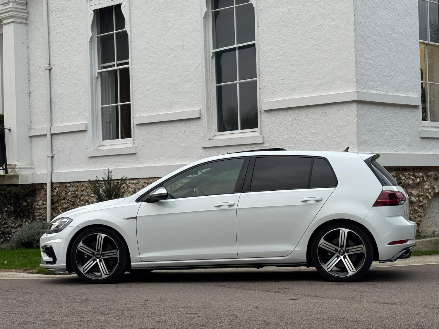 Used Volkswagen Golf 2018 for sale - 76700539: Photo 4