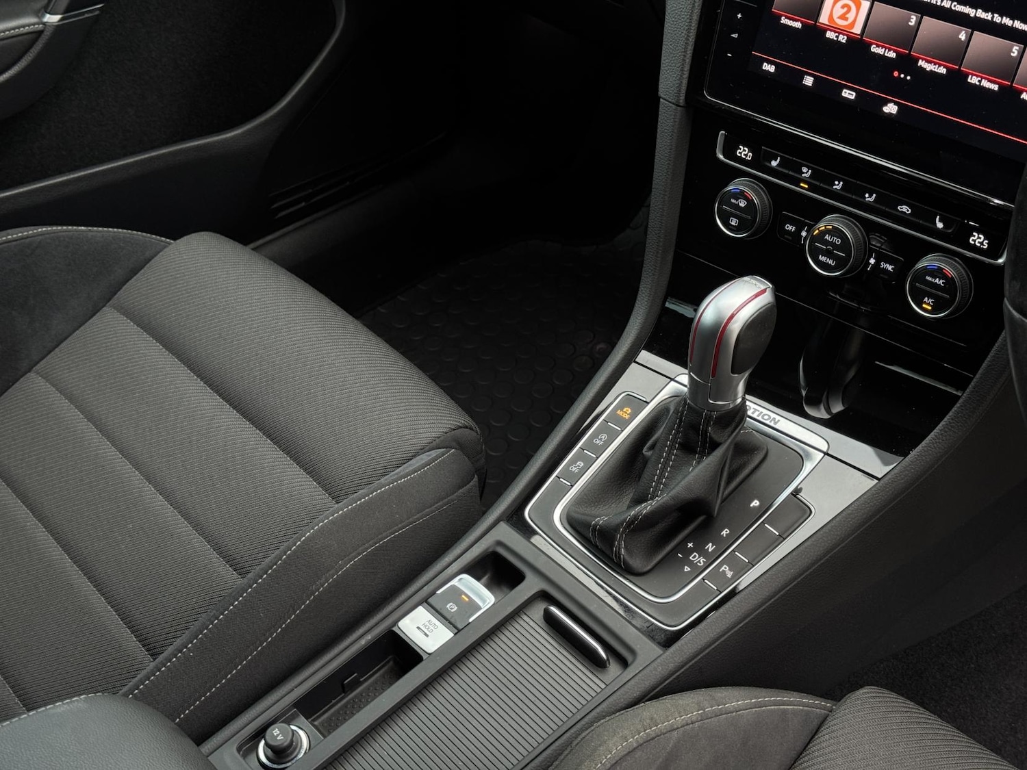 Used Volkswagen Golf 2018 for sale - 76700539: Photo 50