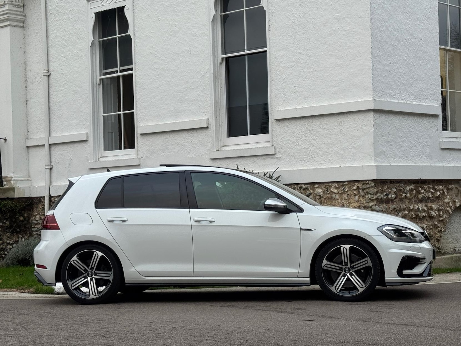Used Volkswagen Golf 2018 for sale - 76700539: Photo 9