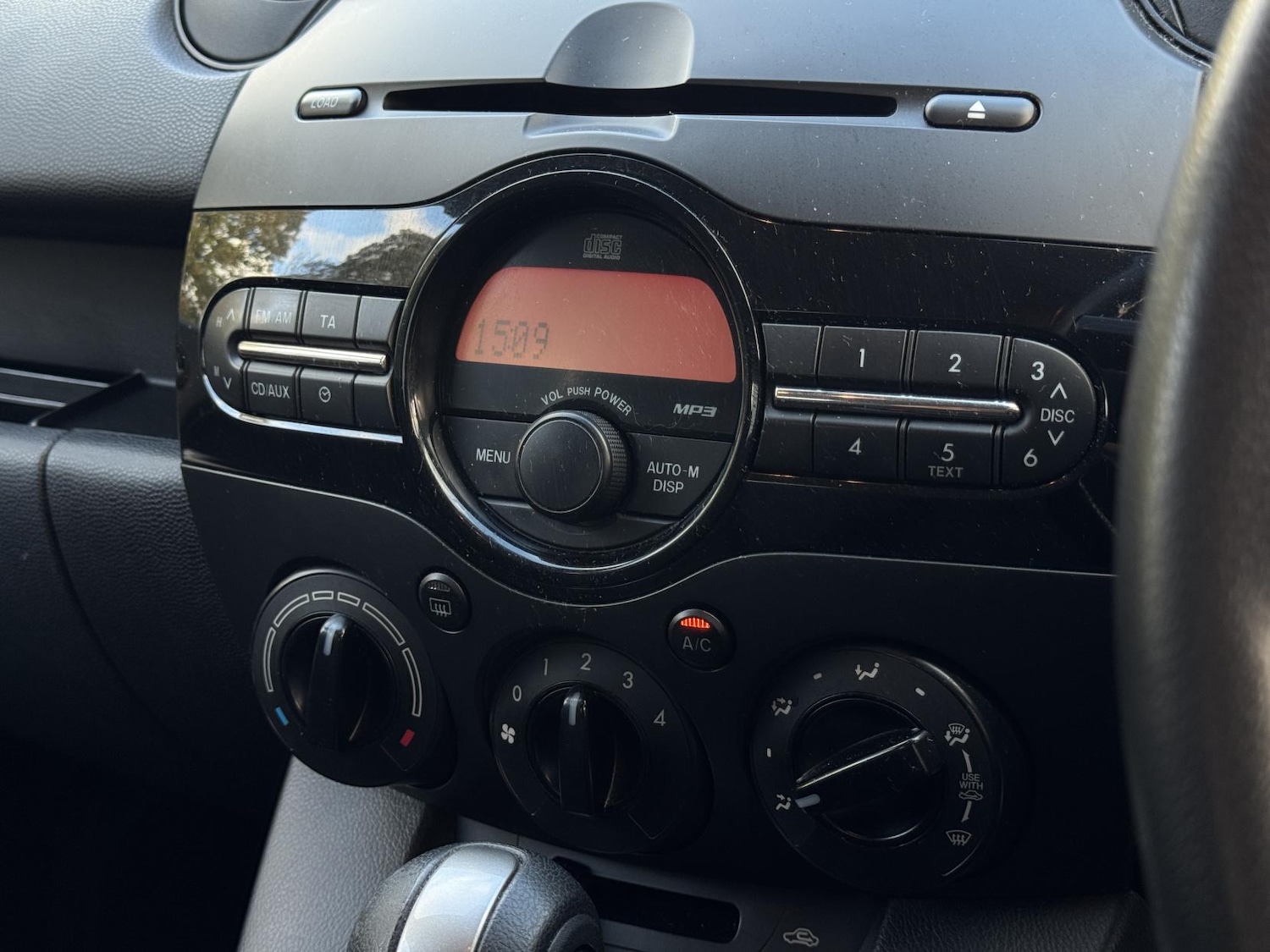 Used Mazda Mazda2 2011 for sale - 76537004: Photo 15