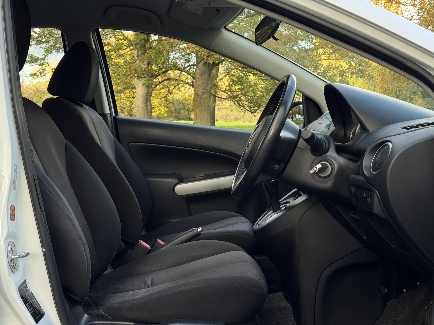 Used Mazda Mazda2 2011 for sale - 76537004: Photo 38