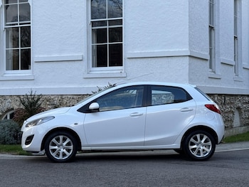 Used Mazda Mazda2 2011 for sale - 76537004: Photo