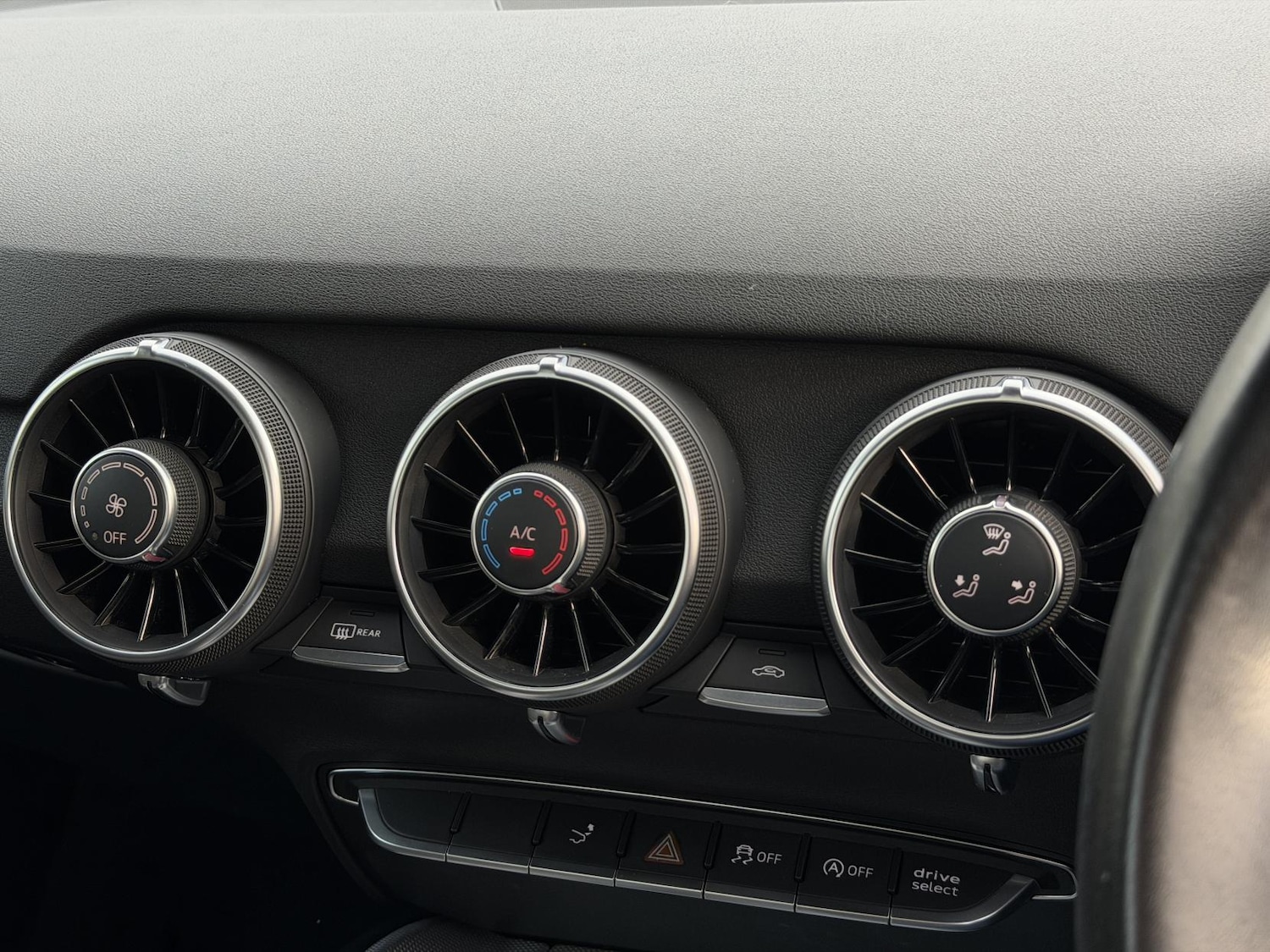 Used Audi TT 2015 for sale - 76855525: Photo 16