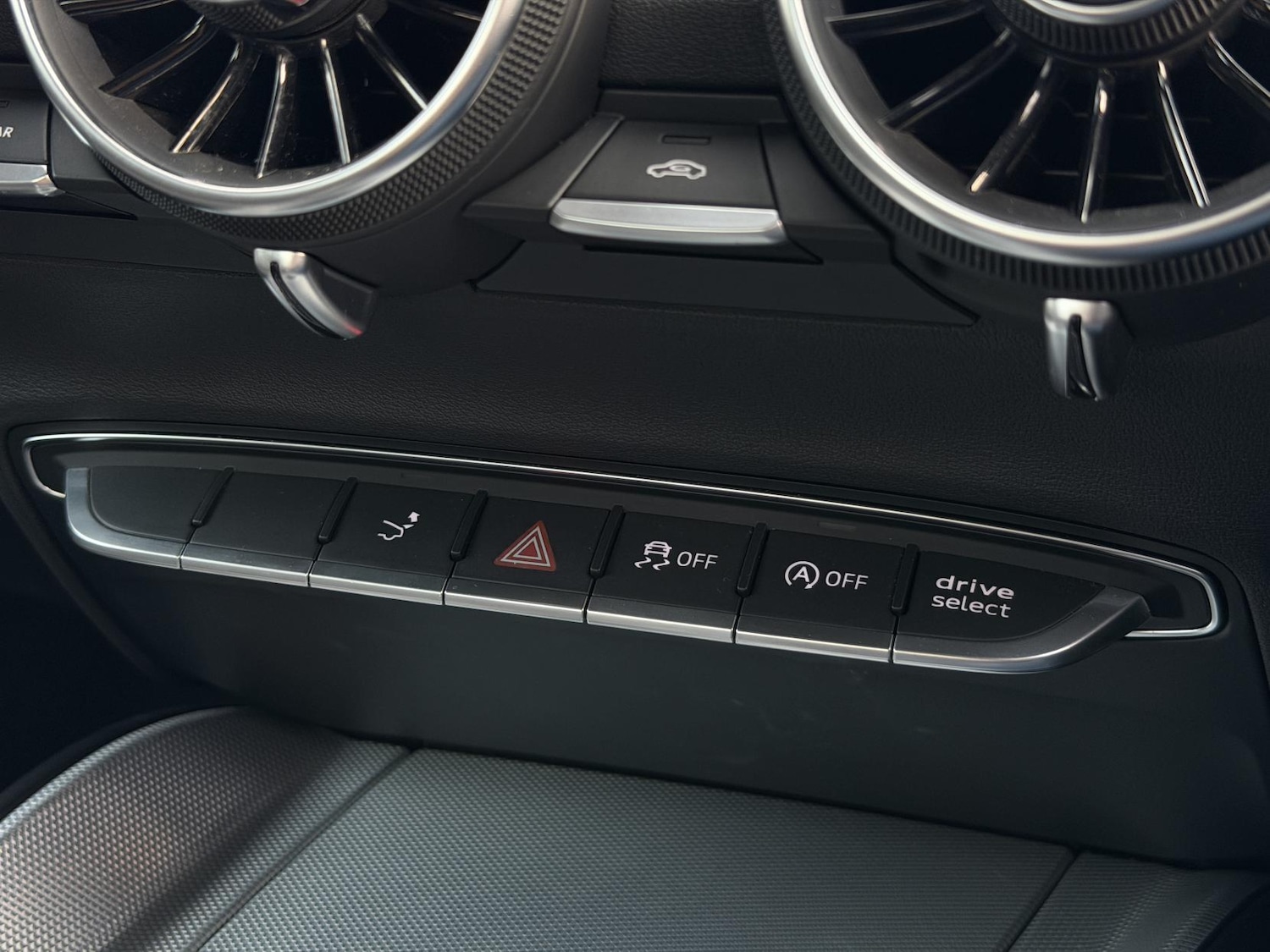 Used Audi TT 2015 for sale - 76855525: Photo 17