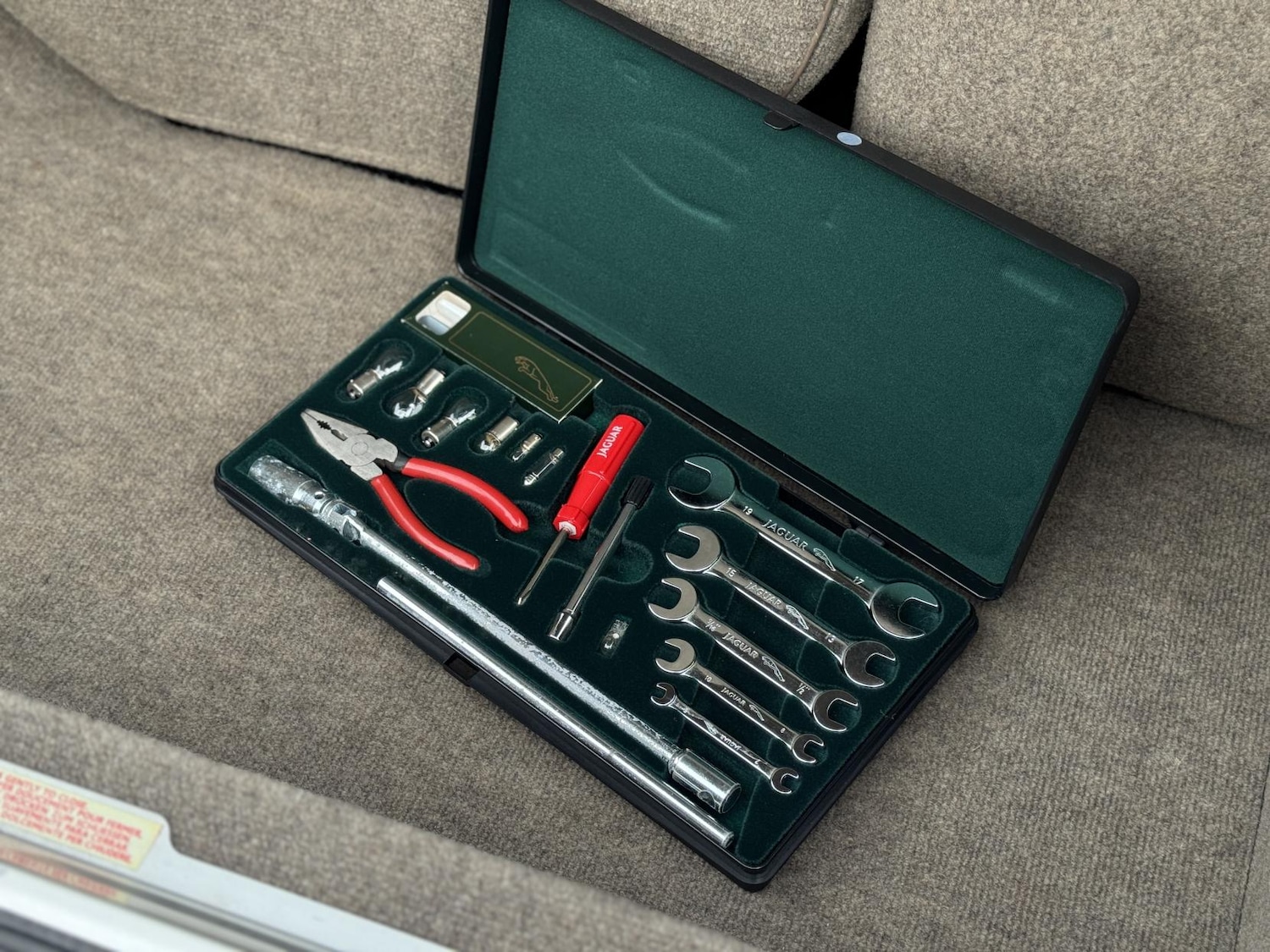 Used Jaguar XJS 1993 for sale - 76348685: Photo 22