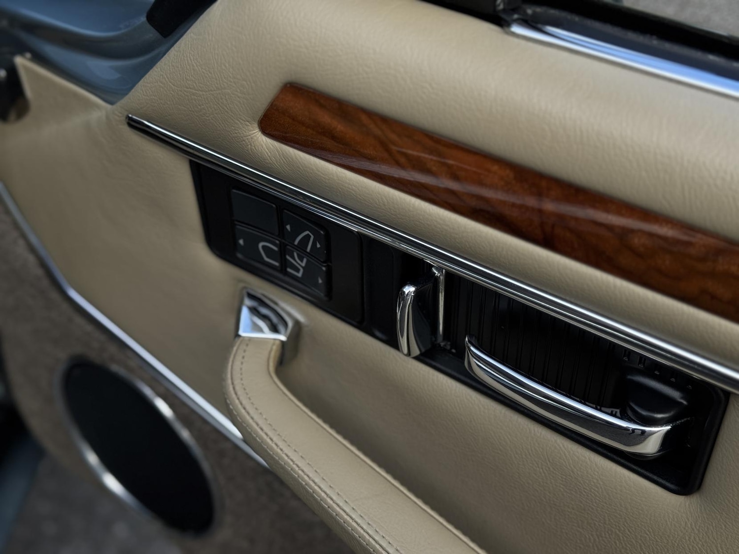 Used Jaguar XJS 1993 for sale - 76348685: Photo 46