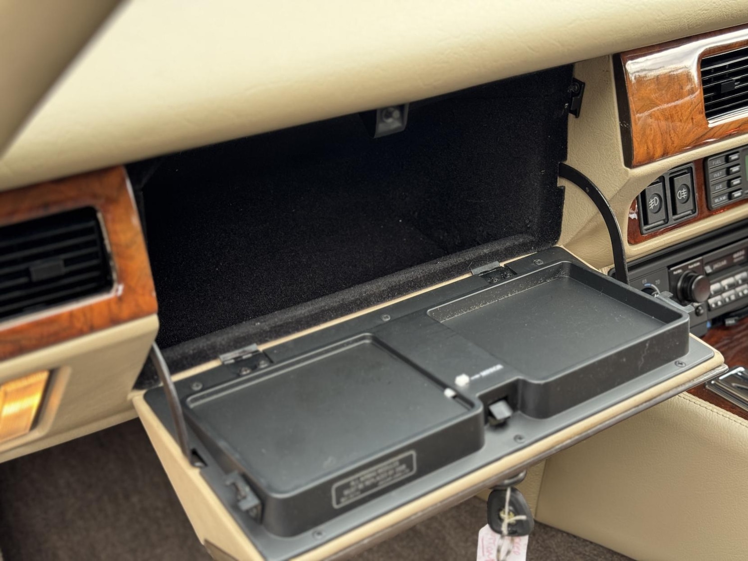 Used Jaguar XJS 1993 for sale - 76348685: Photo 48