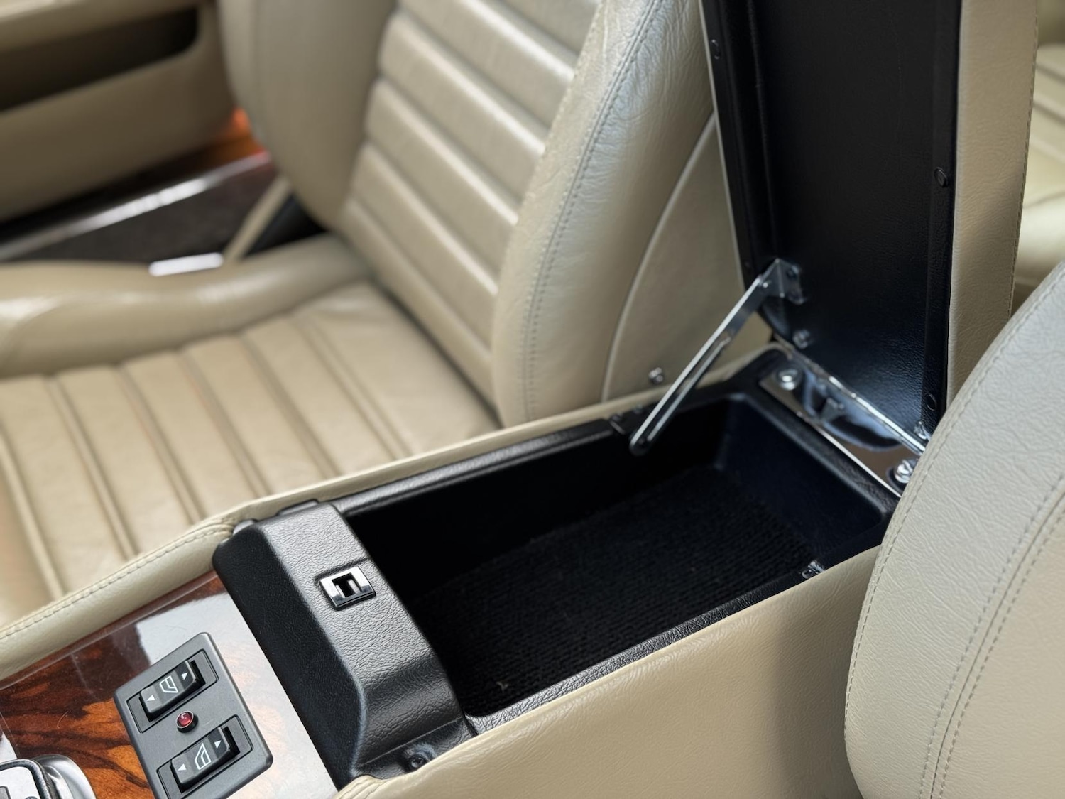 Used Jaguar XJS 1993 for sale - 76348685: Photo 49