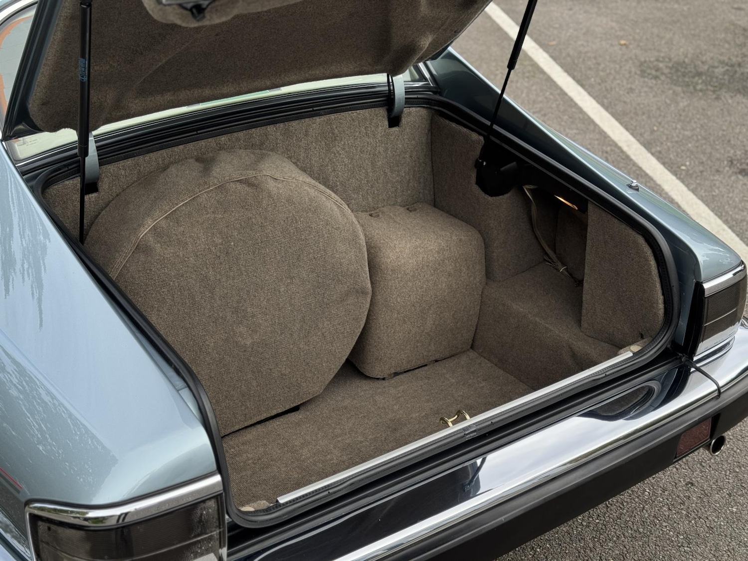 Used Jaguar XJS 1993 for sale - 76348685: Photo 66