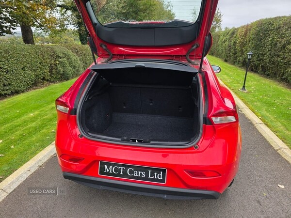 Used Volvo V40 2015 for sale - 76240646: Photo 11