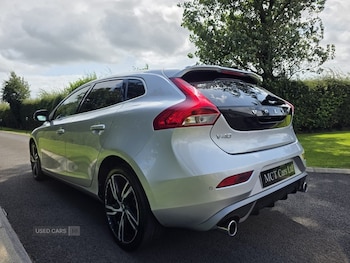 Used Volvo V40 2018 for sale - 75590073: Photo