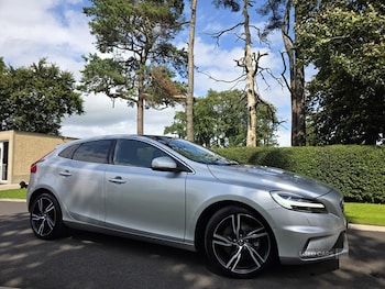 Used Volvo V40 2018 for sale - 75590073: Photo