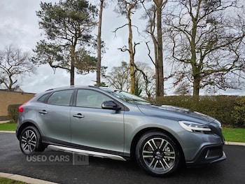 Used Volvo V40 2017 for sale - 79084730: Photo