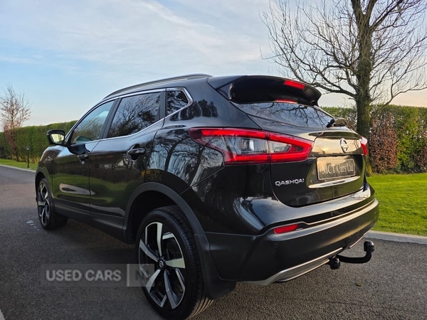 Used Nissan Qashqai 2017 for sale - 77982822: Photo 2