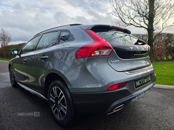 Used Volvo V40 2017 for sale - 77705919: Photo 2