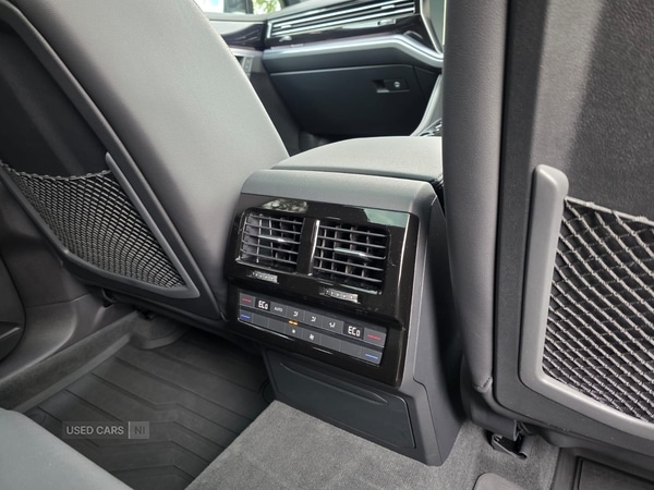 Used Volkswagen Touareg 2024 for sale - 76190200: Photo 11