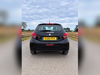 Used Peugeot 208 2016 for sale - 79754380: Photo