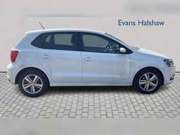Used Volkswagen Polo 2016 for sale - 79541852: Photo