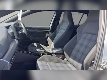 Used Volkswagen Golf 2025 for sale - 79239347: Photo