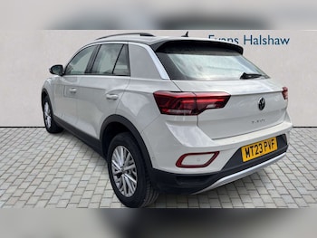 Used Volkswagen T-Roc 2023 for sale - 79109393: Photo