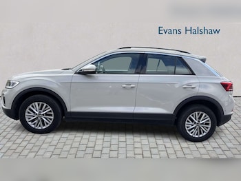 Used Volkswagen T-Roc 2023 for sale - 79109393: Photo