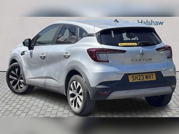 Used Renault Captur 2023 for sale - 79095707: Photo