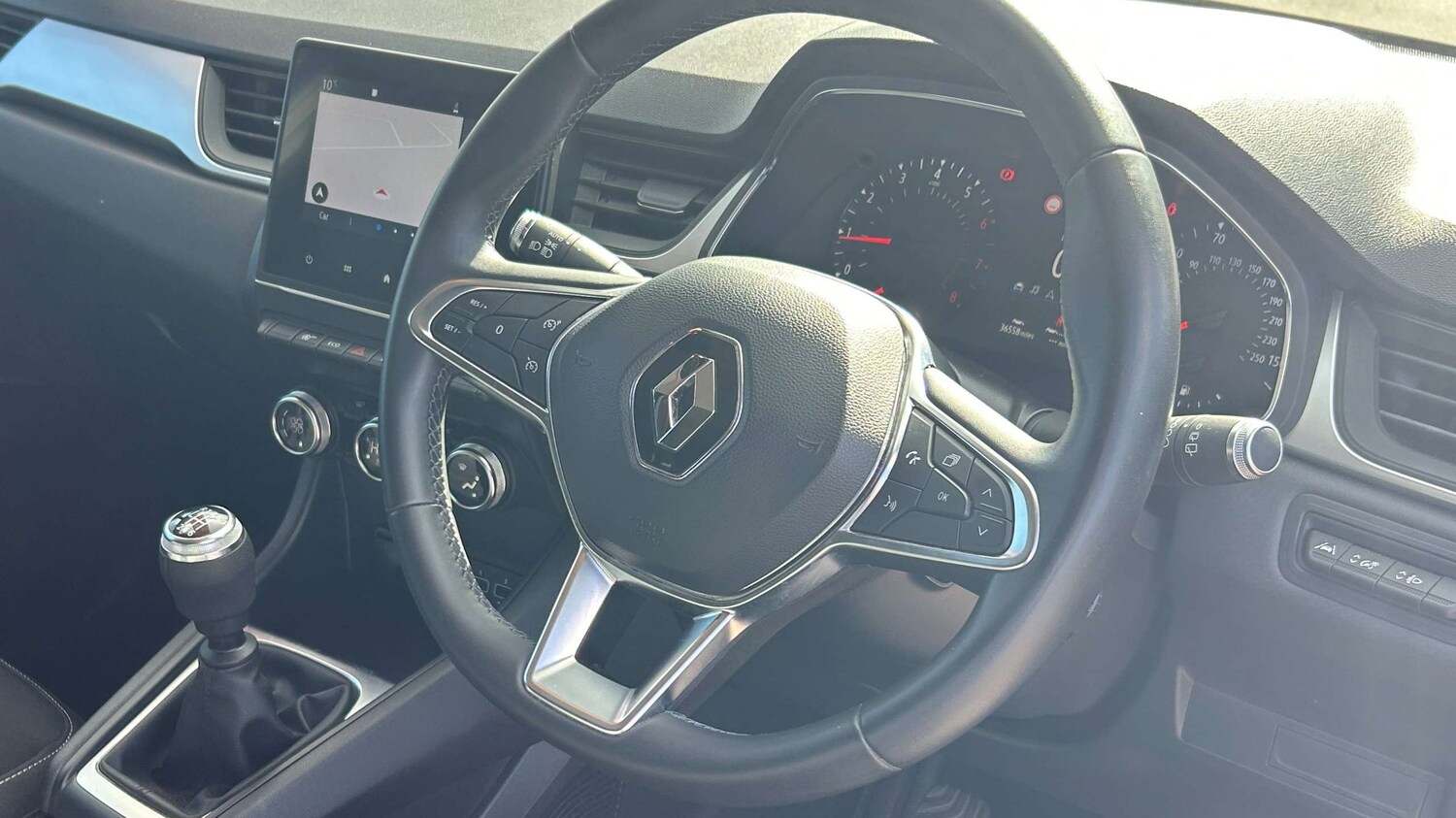 Used Renault Captur for sale - 77962832: Photo 14