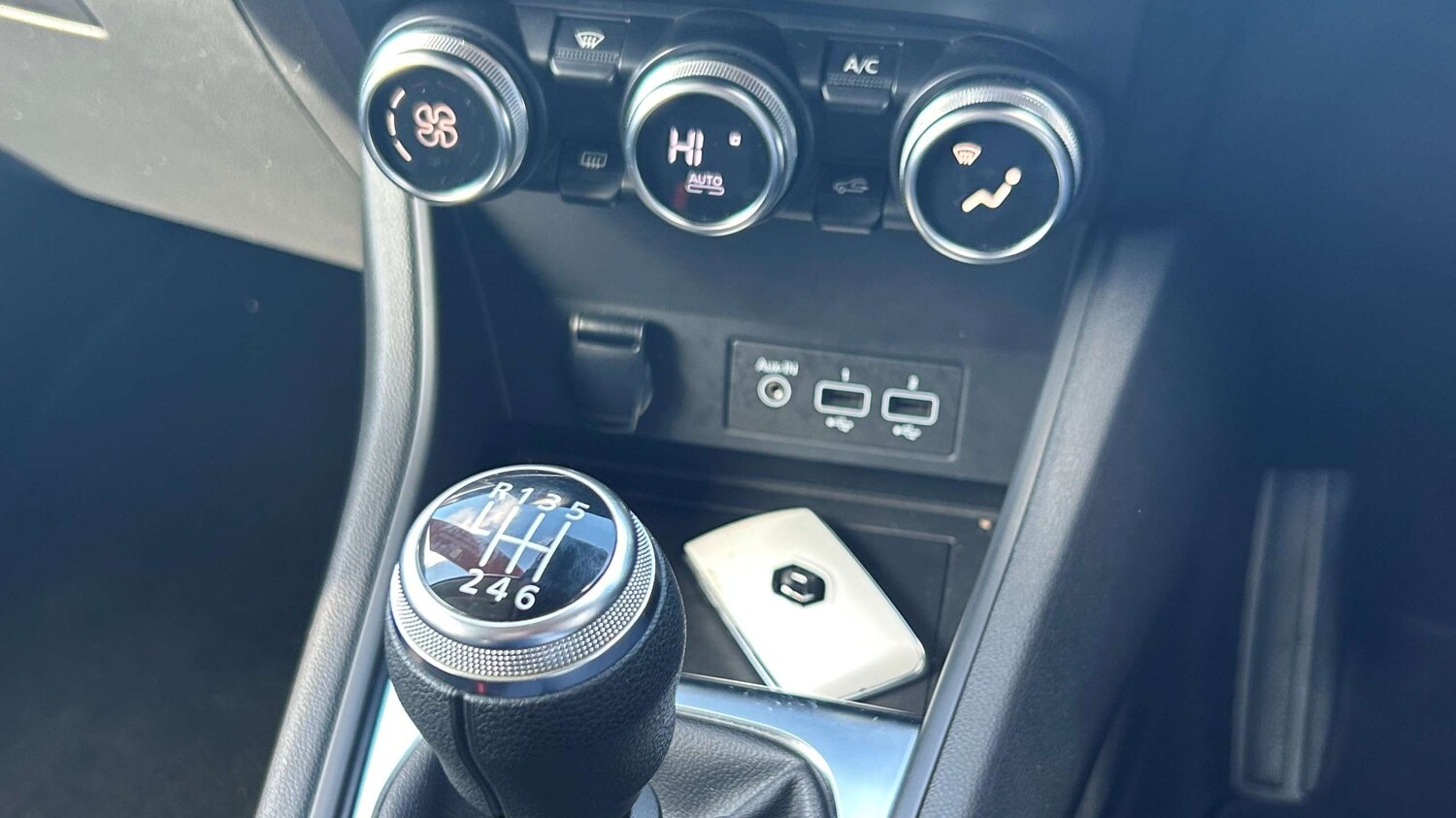 Used Renault Captur for sale - 77962832: Photo 16