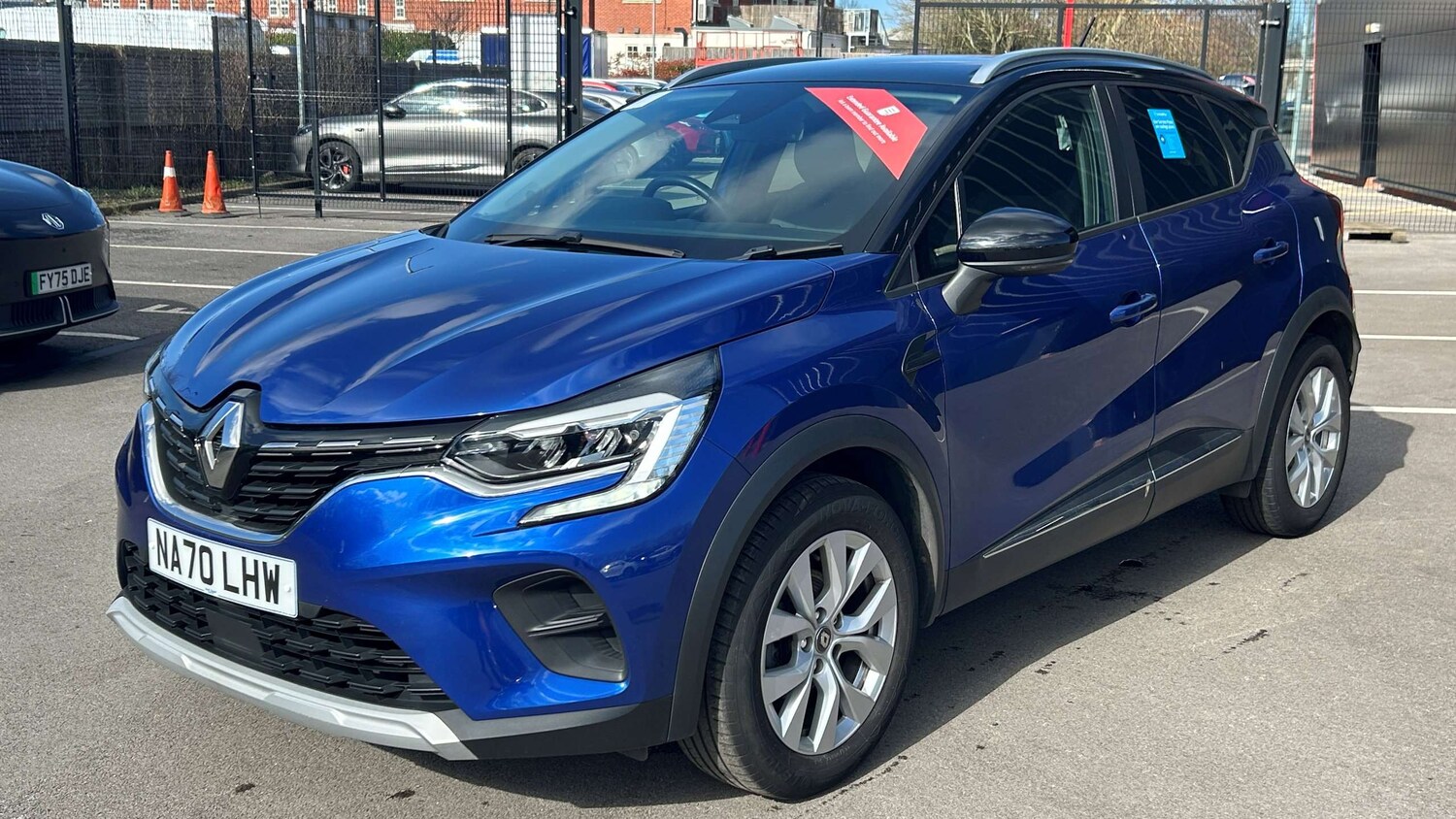 Used Renault Captur for sale - 77962832: Photo 3