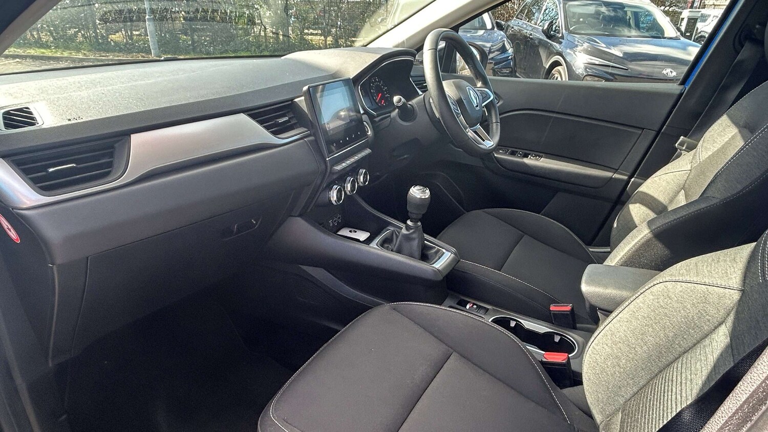 Used Renault Captur for sale - 77962832: Photo 6