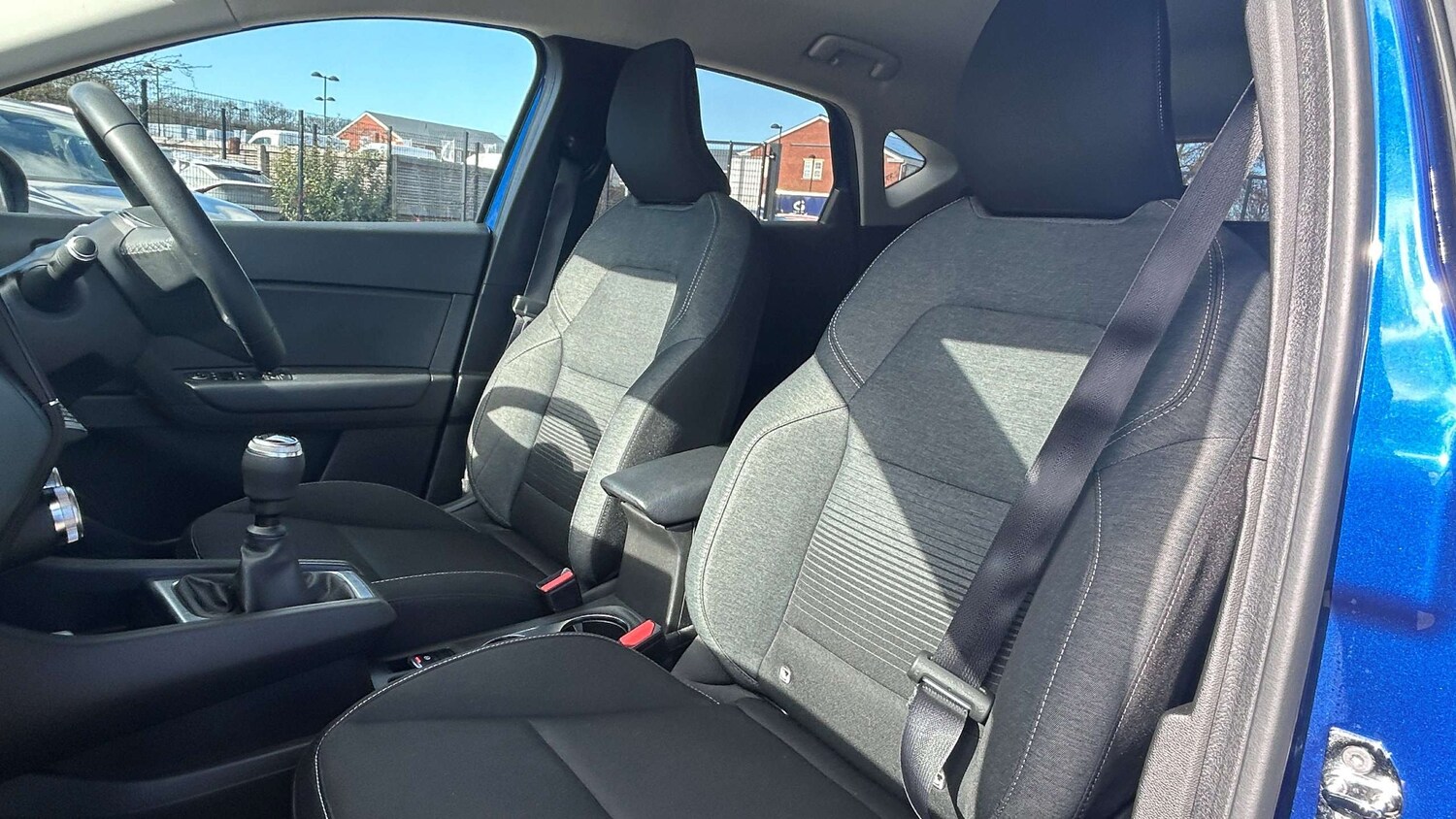 Used Renault Captur for sale - 77962832: Photo 7