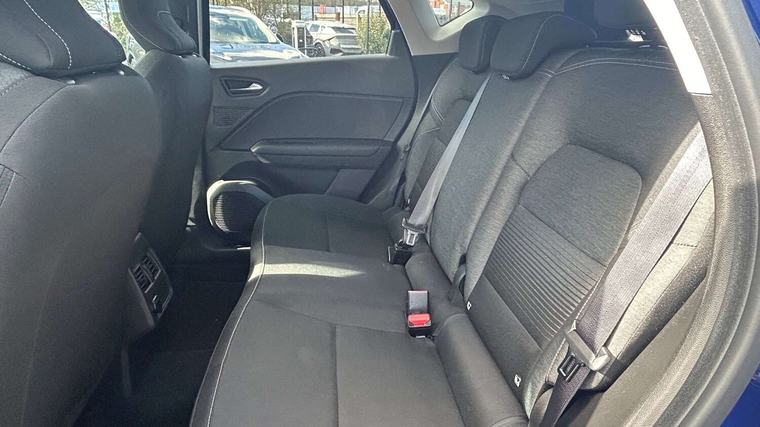 Used Renault Captur for sale - 77962832: Photo 8