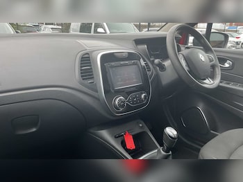 Used Renault Captur 2018 for sale - 78451320: Photo