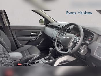 Used Dacia Duster 2023 for sale - 79745295: Photo