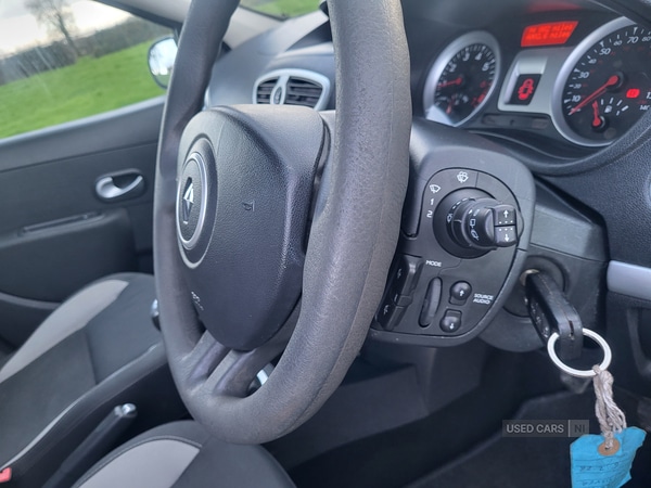Used Renault Clio 2010 for sale - 77884184: Photo 14