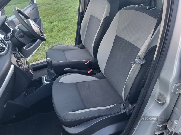 Used Renault Clio 2010 for sale - 77884184: Photo 16