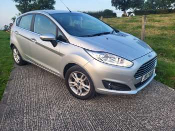 2015 - 1.25 82 Zetec 5dr