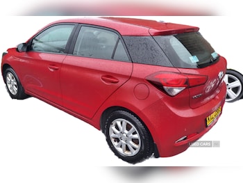Used Hyundai i20 2017 for sale - 76965868: Photo
