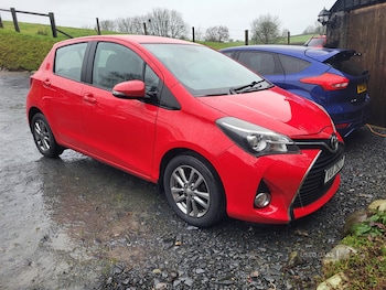 Used Toyota Yaris 2015 for sale - 77268519: Photo