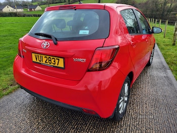 Used Toyota Yaris 2015 for sale - 77268519: Photo